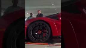 Lamborghini Veneno Roadster delivery fail!