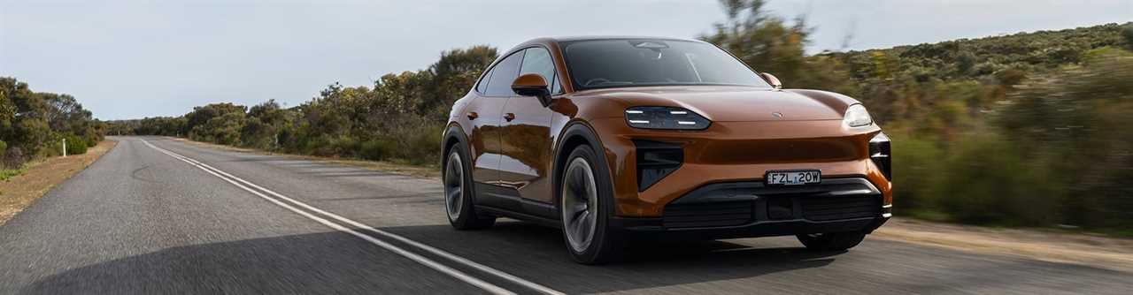 Porsche Cayenne in Gold Metallic