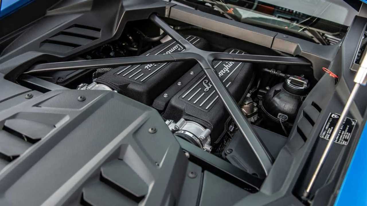 Lamborghini Knew Fans Would Grieve The V10, And It Says So Openly