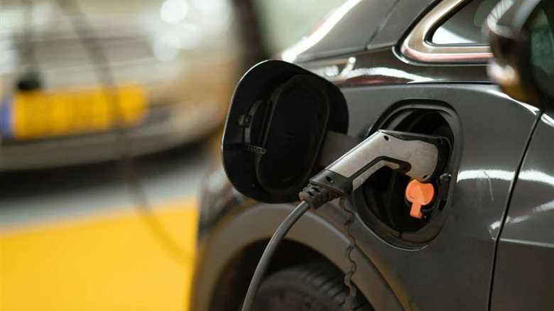 Britain's EV battery sector attracts over £7bn in investment, report finds