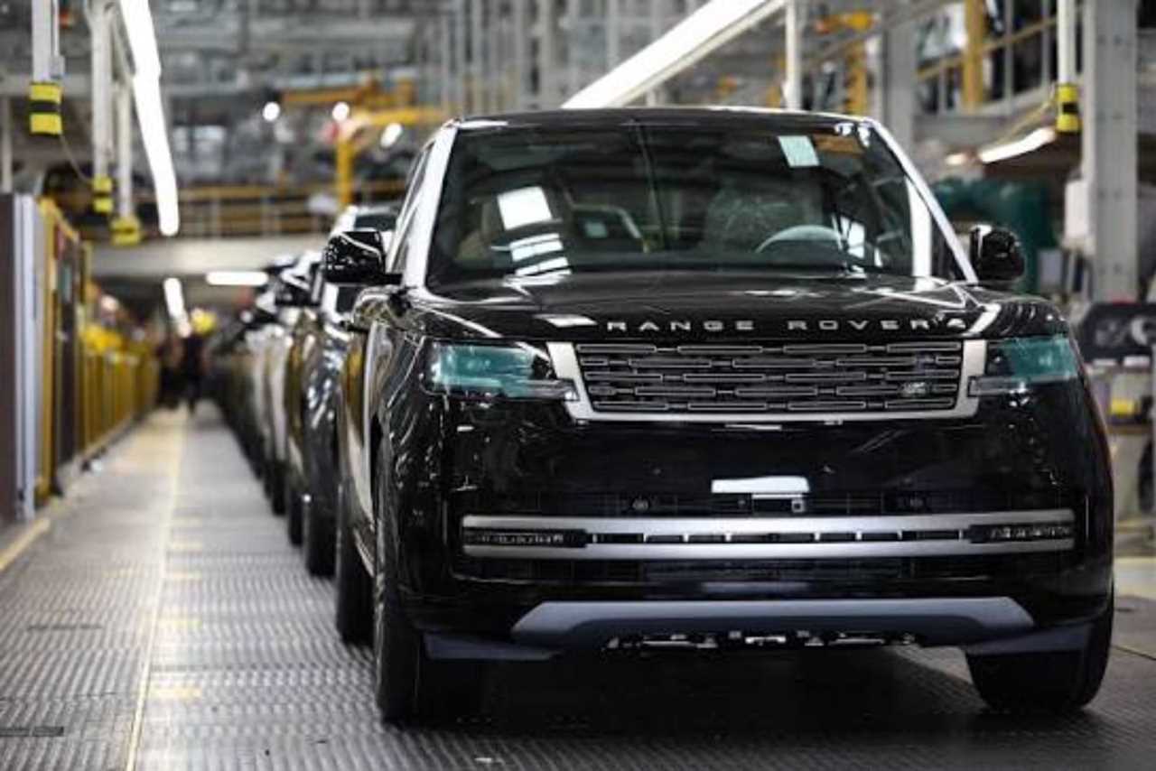 West Midlands Manufacturers Pivot to Defence Amid JLR Job Losses