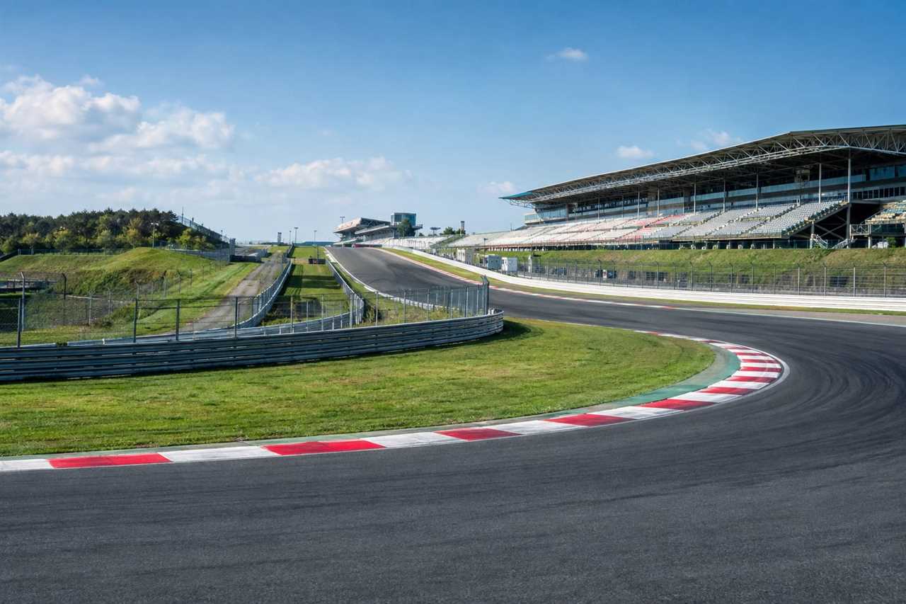 Hairpin turn after a long straight on the circuit
