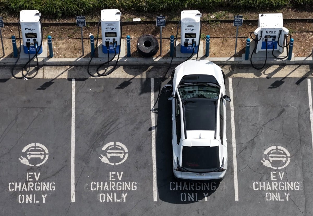 US Electric Vehicle Sales Rebound After Tax Credit Shock