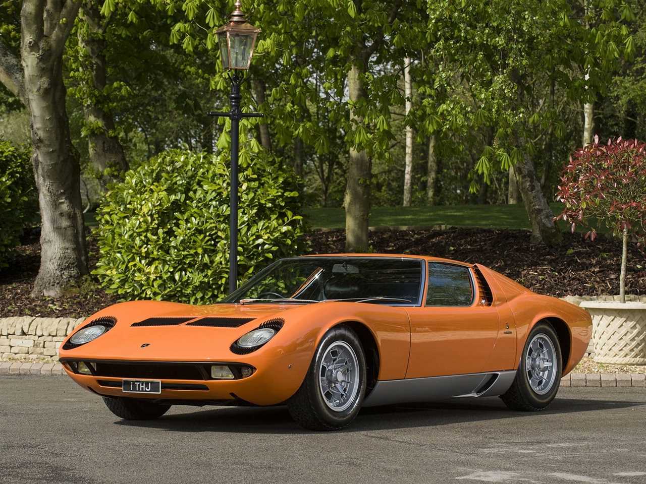 Lamborghini Miura Leads Mid-Engined Celebration On Pall Mall