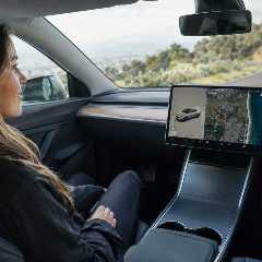 Tesla Wants to Sell a Car With No Steering Wheel This Year