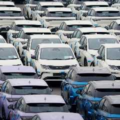 Government weighs EV mandate retreat that could blow UK carbon budget