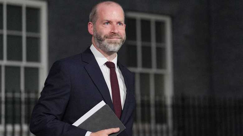 Business Secretary weighs JLR jobs fears against push for China car tariffs