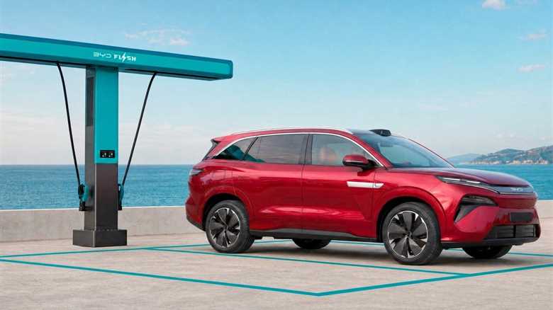 BYD Unveils Seven-Seat ATTO 8 Electric SUV With Nine-Minute Charging