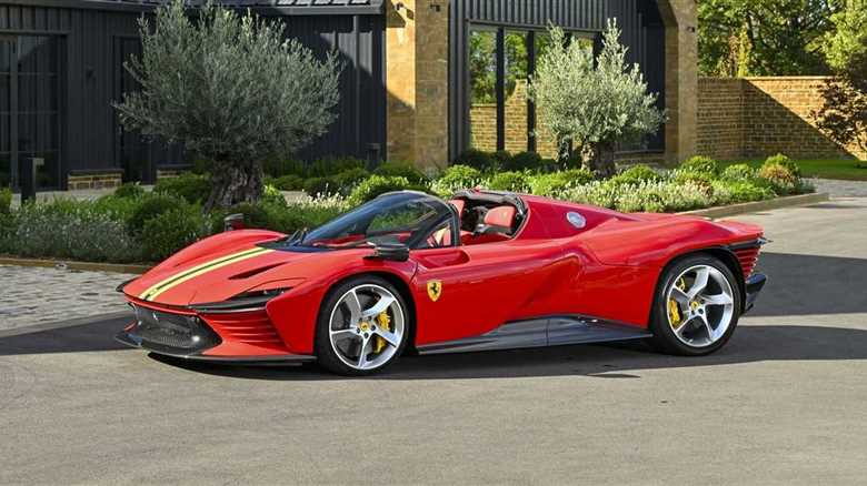 Ferrari Daytona SP3 Surfaces With Striking Rosso Corsa and Giallo Modena Specification